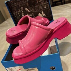 Harmony Bergeron Comfy Slide Sandals